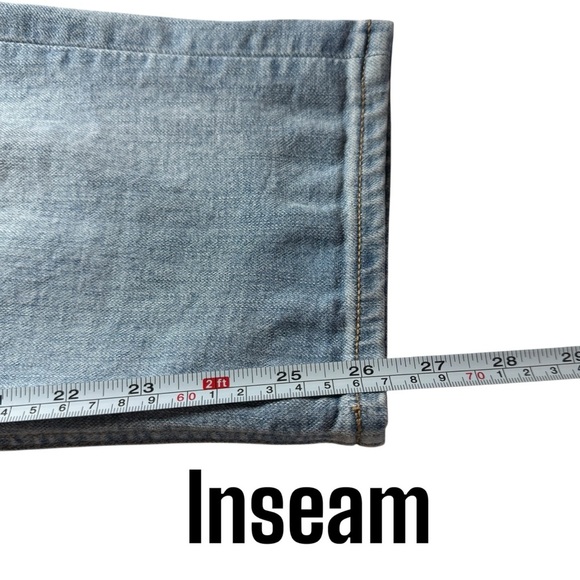 Old Navy Boyfriend Skinny distressed light wash denim jeans women’s 14 Regular - Picture 10 of 10